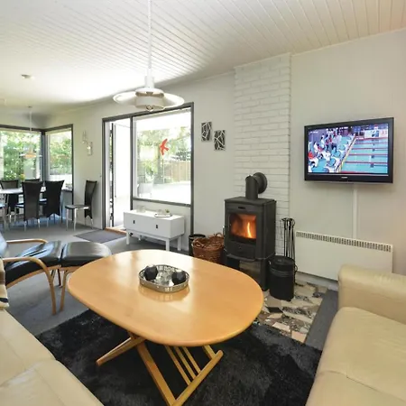 Three-bedroom Holiday In Vaggerlose * Bøtø By